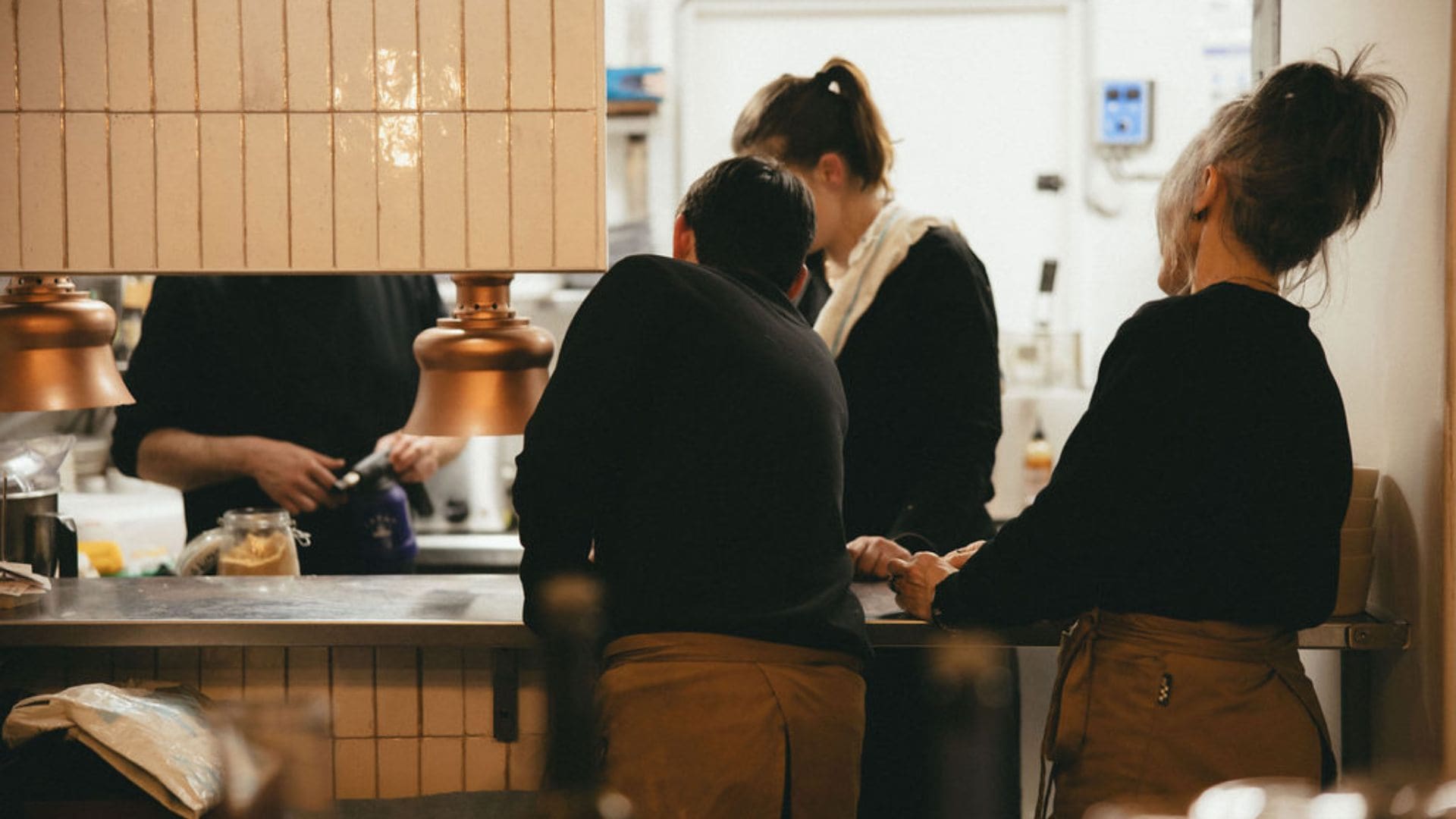 Agence M Com Marseille Ensemble Retsaurant Venelles yannick fanny service cuisine